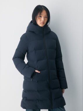 Aritzia The Super Puff™ The SuperSnug Puff₂O™ Mid - Rainstop™